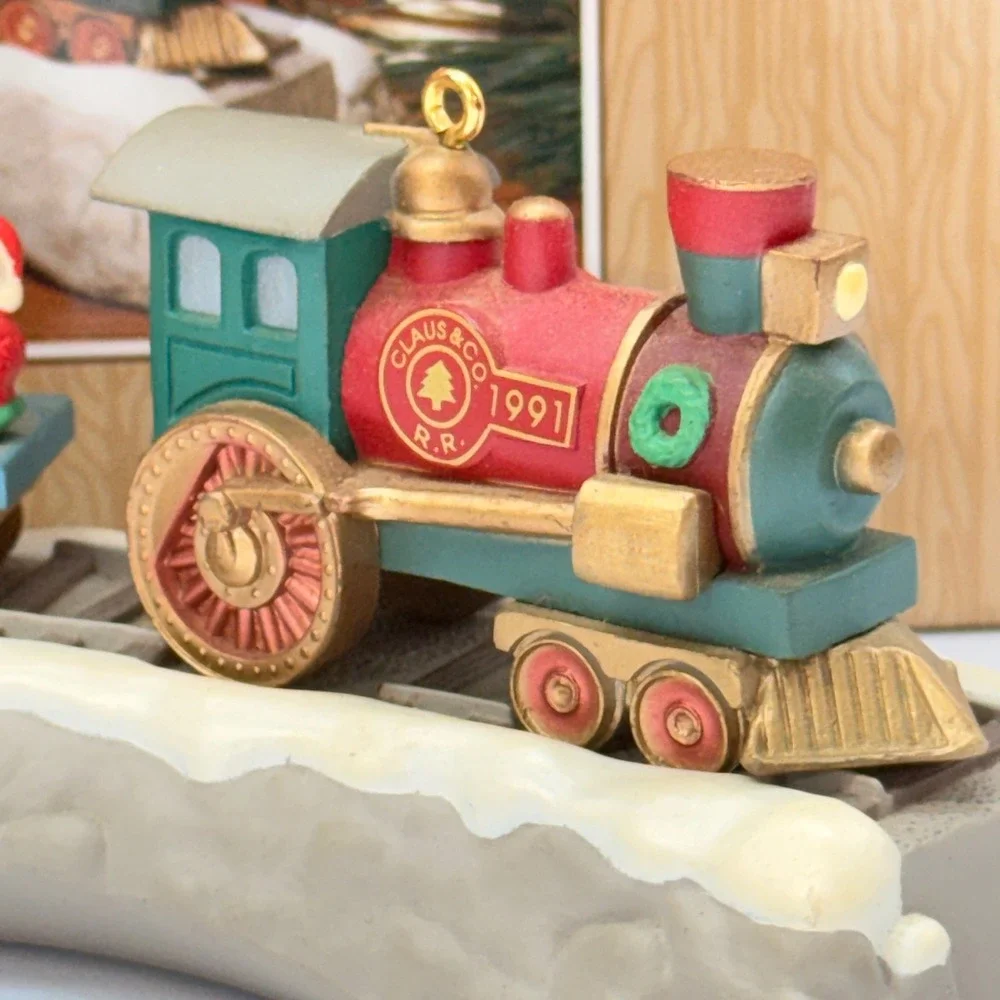 1991 Hallmark Keepsake Claus & Co RR Train Ornament Set 1-4 with Display Base